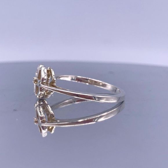 Vintage Sterling Silver Clover Ring with Accents - Picture 5 of 10